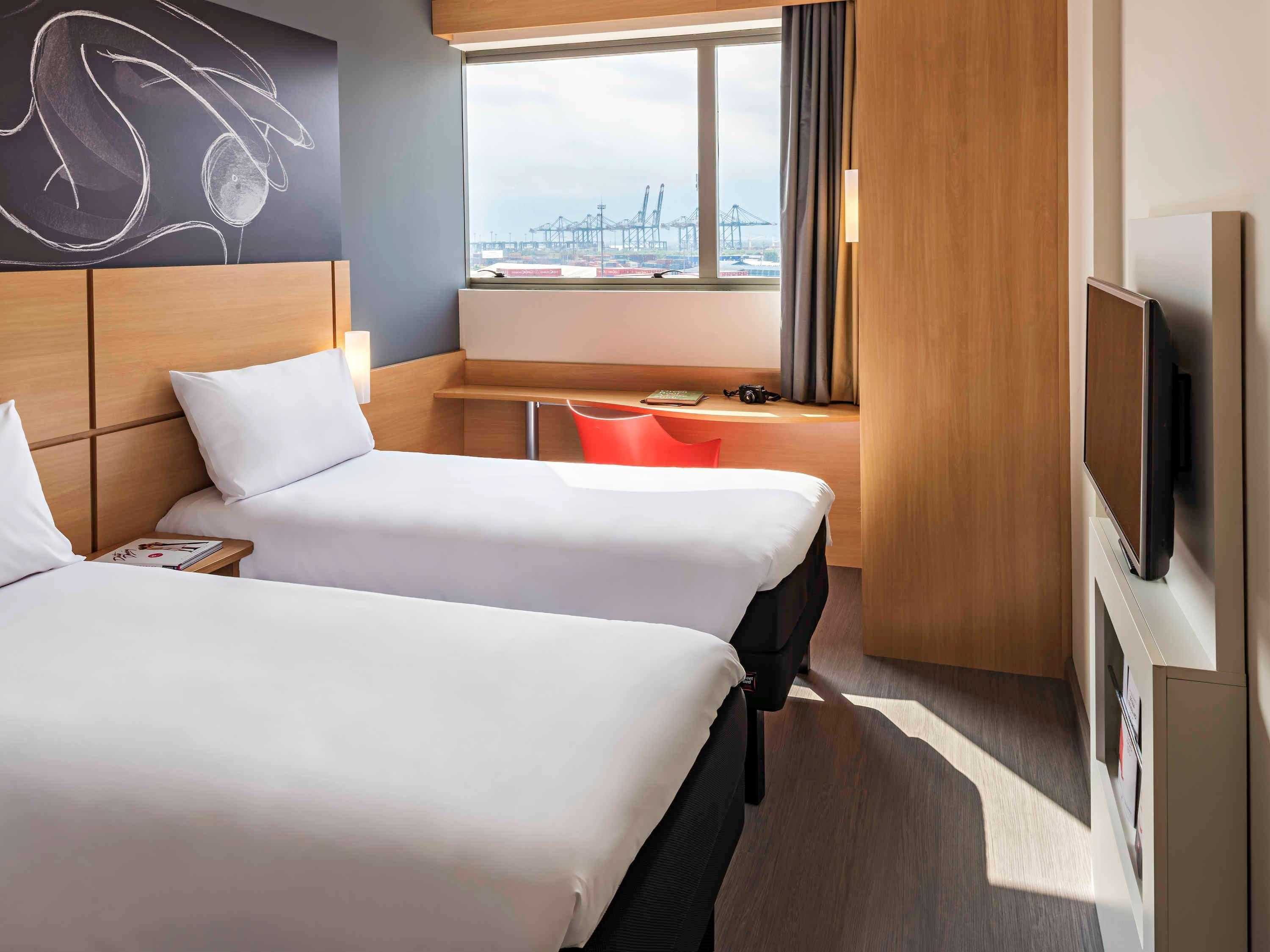 Ibis Valongo Hotel 3*