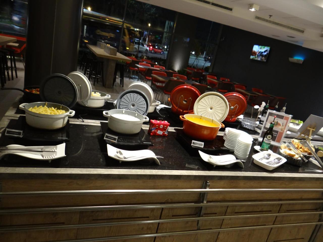 Hotel Ibis Valongo Santos (Sao Paulo)