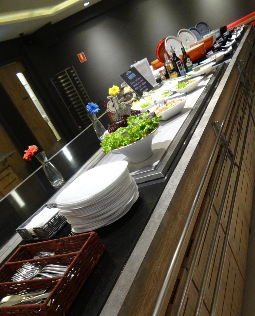 Ibis Valongo Hotel 3*